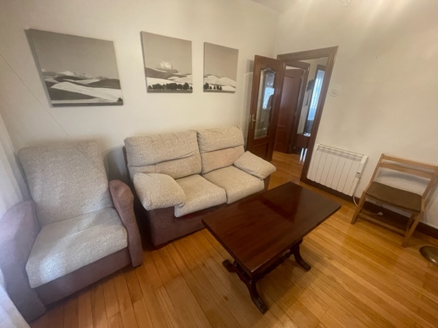 MUY CENTRICO ZONA ABARO REF. P808