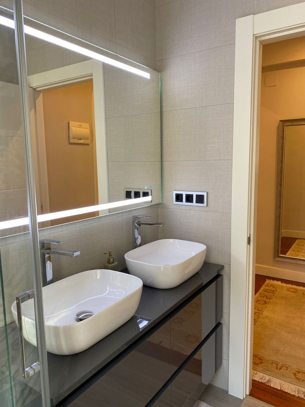 PRECIOSA VIVIENDA EN AVENIDA ABARO