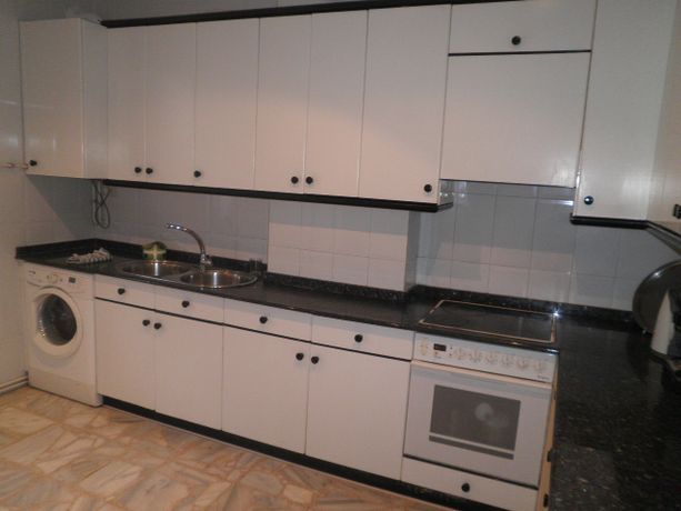 GRAN PISO 4 HABITACIONES BUENA ZONA REF. P796