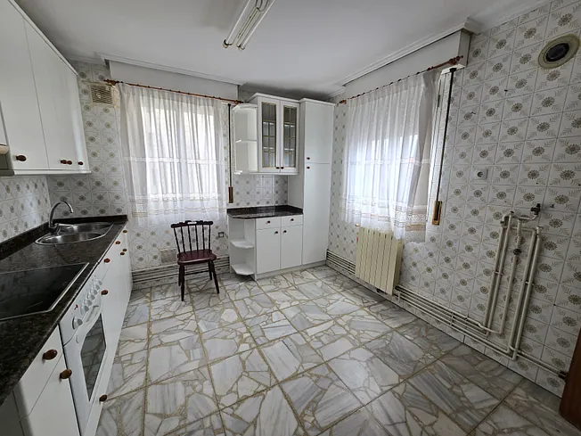 GRAN PISO MUY CENTRICO REF. P992