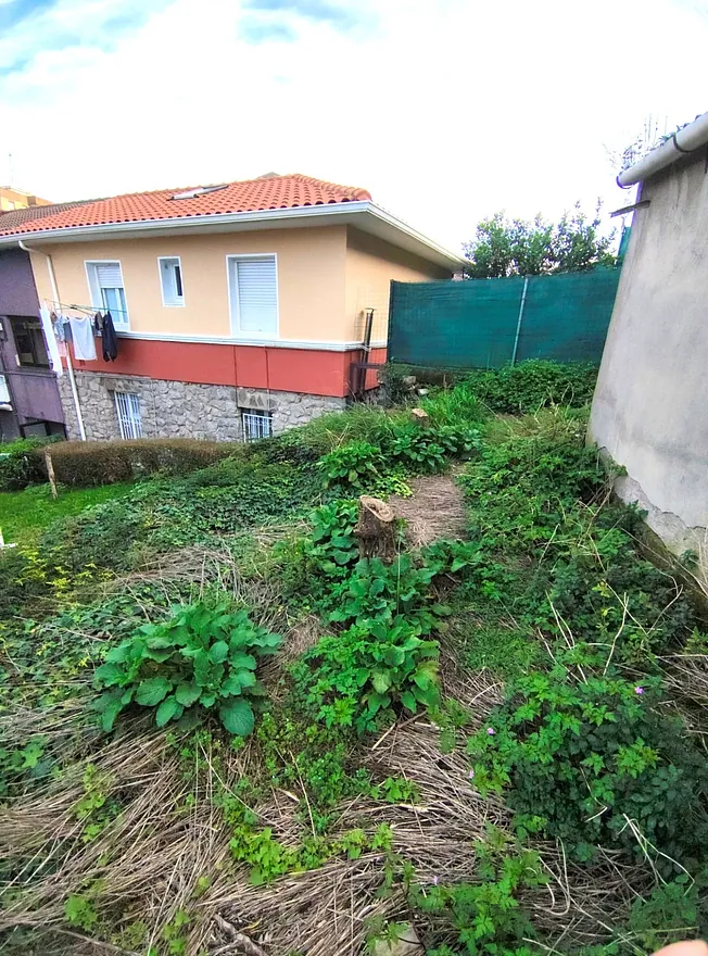 VIVIENDA CON JARDIN Y HUERTA ABATXOLO REF. P995