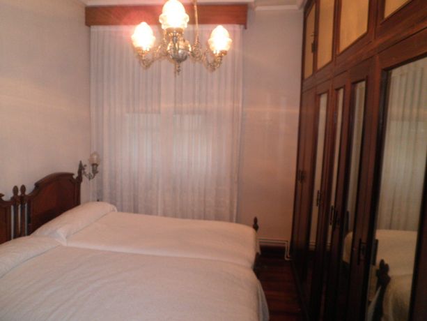 GRAN PISO 4 HABITACIONES BUENA ZONA REF. P796
