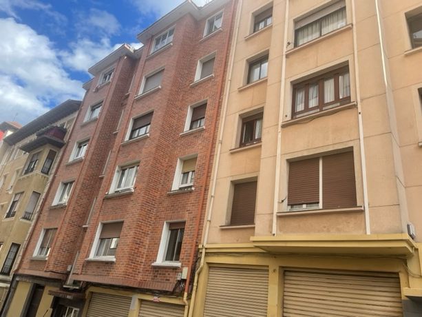 MUY CENTRICO ZONA ABARO REF. P808