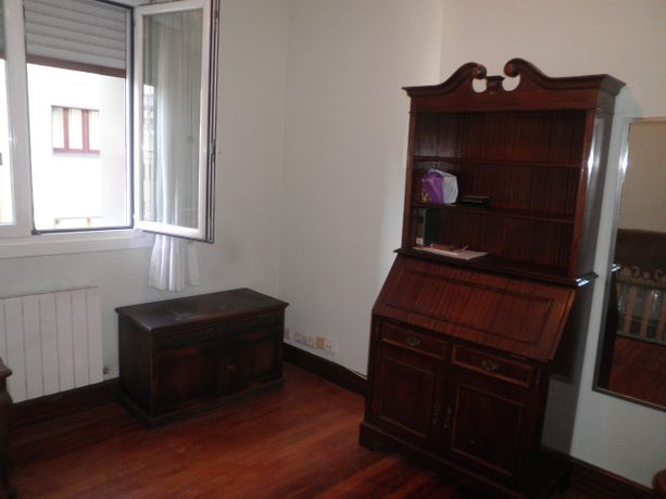 GRAN PISO 4 HABITACIONES BUENA ZONA REF. P796