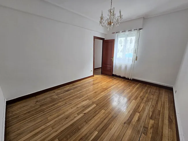 GRAN PISO MUY CENTRICO REF. P992