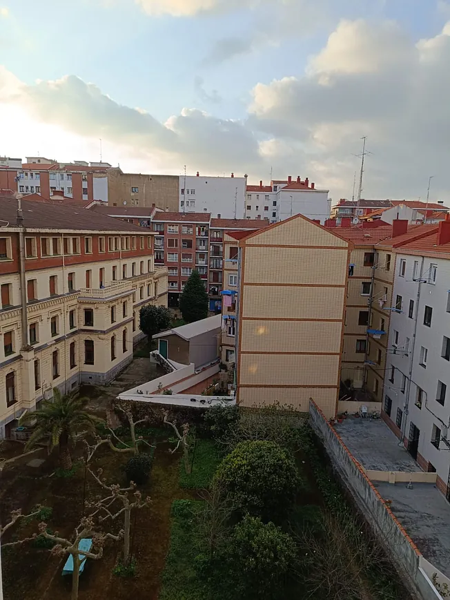 BUEN PISO EN EL OJILLO REF. P996