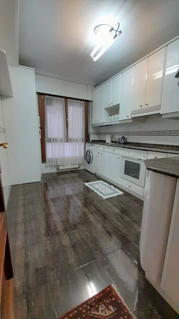 BUEN PISO EN MUGAKOA, REF. 811