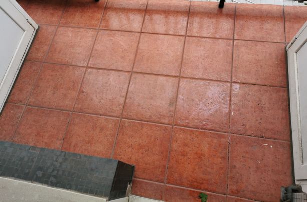AMPLIA VIVIENDA EN ZONA ABARO REF. P803