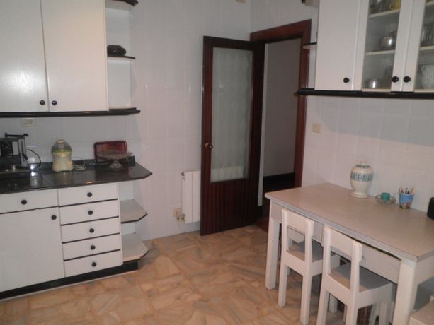 GRAN PISO 4 HABITACIONES BUENA ZONA REF. P796